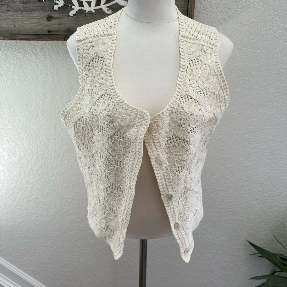 LC Lauren Conrad Cream Crochet Sweater Cottom Vest size‎ L